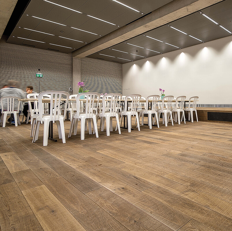 Parkett Nova Antica Le Base, Massivholzdiele aus franz. Eiche Base fumé, sägeroh, geölt natur