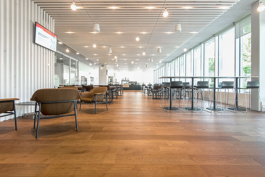 Parkett Nova Antica Club, Mehrschicht-Landhausdiele aus franz. Eiche Base fumé clair, geschliffen, geölt nussbraun