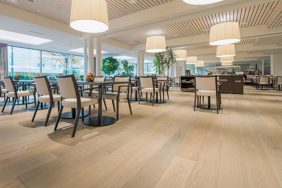 Parkett Nova Antica Club, Mehrschicht-Landhausdiele aus franz. Eiche, Café Cappuccino, leicht gebürstet