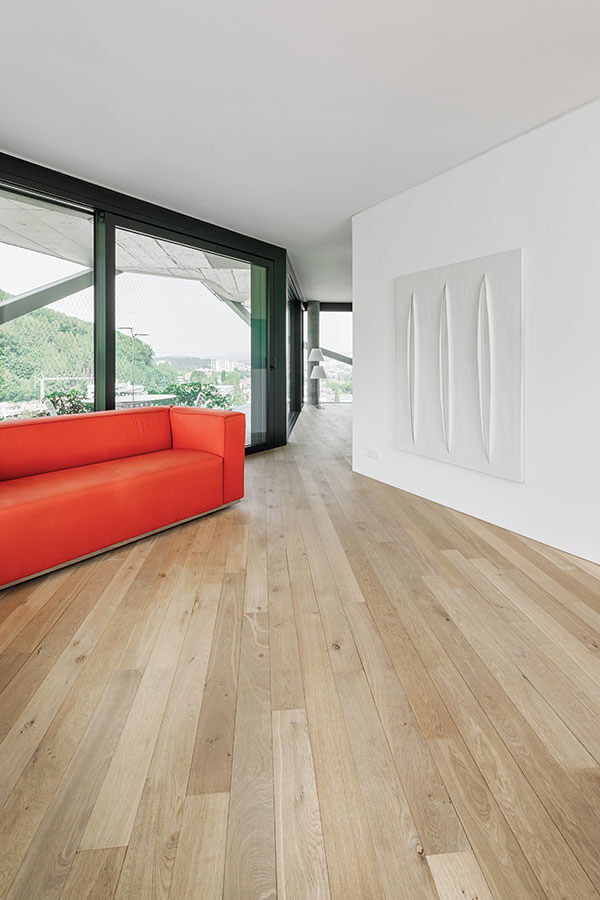 Parkett Nova Antica Club, Mehrschicht-Landhausdiele aus franz. Eiche Base fumé clair, Rohoptik gekalkt