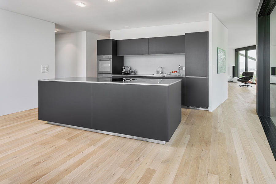 Parkett Nova Antica Club, Mehrschicht-Landhausdiele aus franz. Eiche Base fumé clair, Rohoptik gekalkt