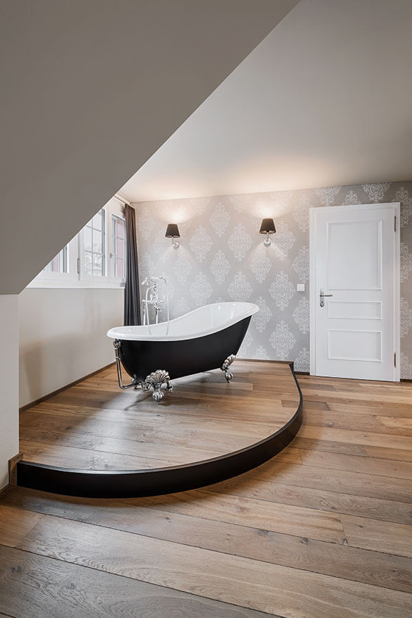 Parkett Nova Antica Le Base, Massivholzdiele aus franz. Eiche Base fumé, gealtert, geölt weiss