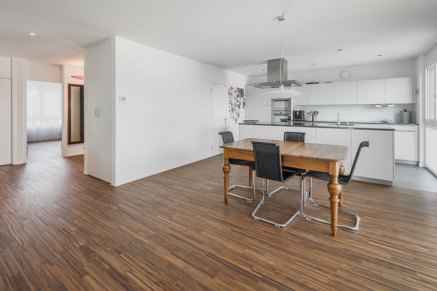 Parkett SkyLine Design Edition, Riemenparkett 2-Schicht, Hochkant, Nussbaum amerik., geölt natur